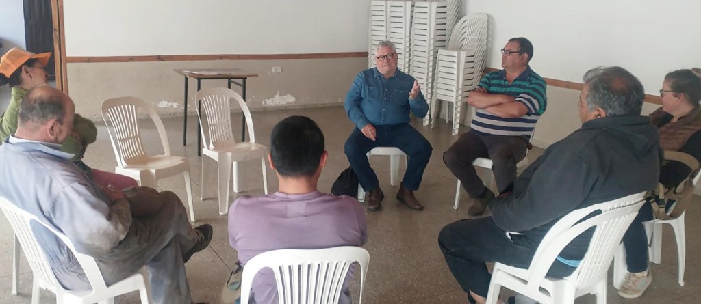 El Gobierno Provincial entregó insumos para producción hortícola en la Escuela N° 598 de&nbsp;Sarmiento