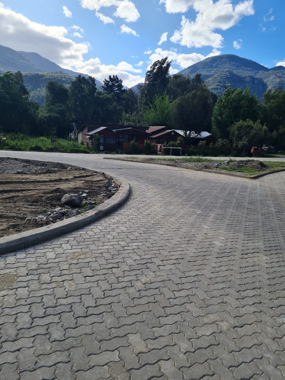 El Gobierno Provincial finalizó la renovación de la rotonda de acceso a Lago&nbsp;Puelo