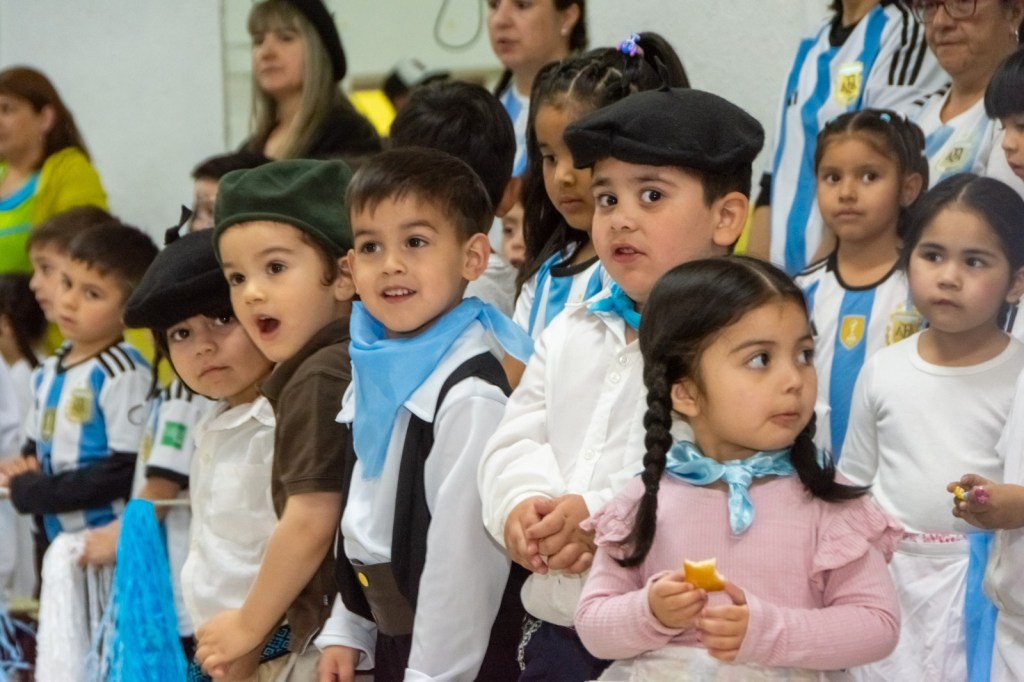 Con números artísticos, los Jardines Municipales de Rawson celebraron el Día de la&nbsp;Tradición