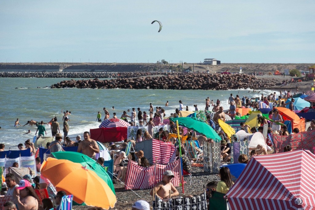 Guardavidas destacaron la masiva concurrencia de gente a la costa de Playa Unión durante el fin de&nbsp;semana