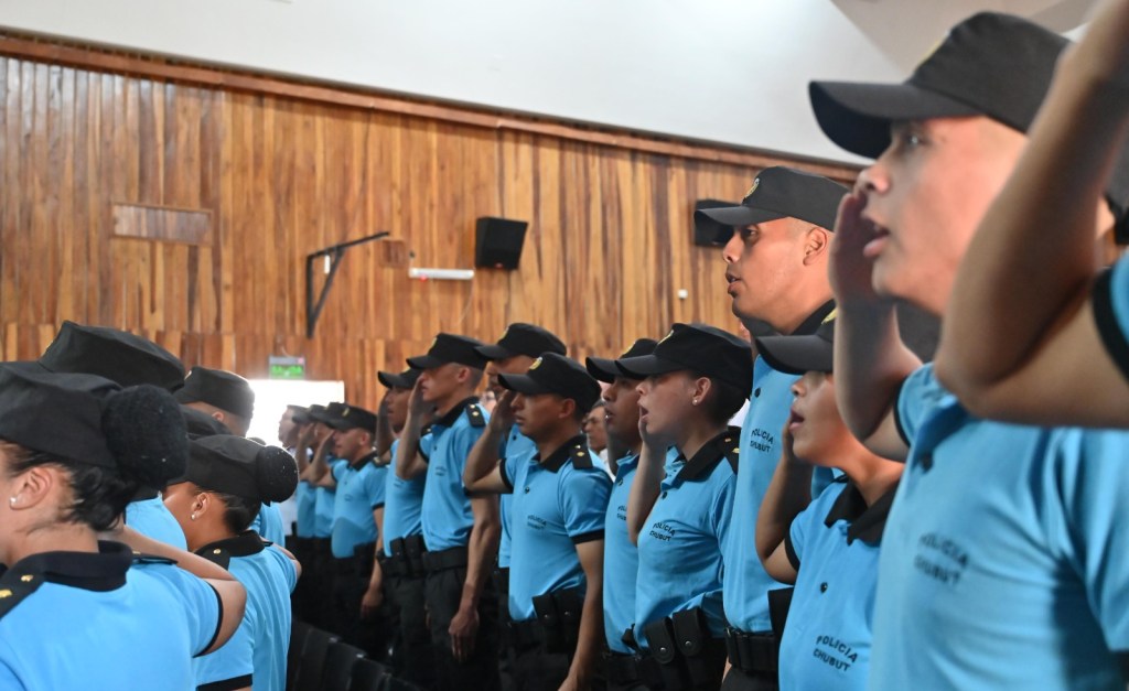 Rawson: El Ministerio de Seguridad realizó el acto de fin de ciclo del Instituto Superior de Formación Policial N°&nbsp;811