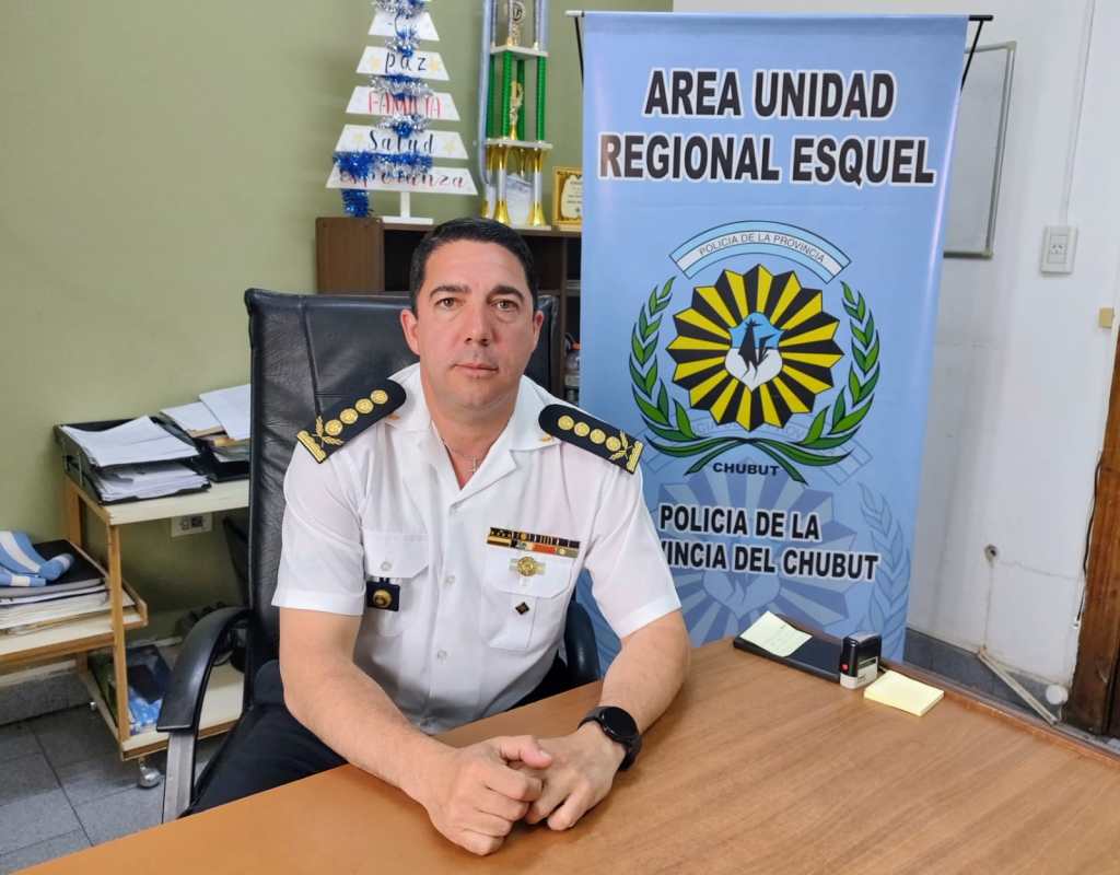 Seguridad: El jefe de la Policía del Chubut recorrió comisarías de la cordillera y coordinó líneas de&nbsp;trabajo