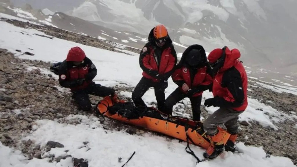 Una andinista rumana murió luego de hacer cumbre en el&nbsp;Aconcagua
