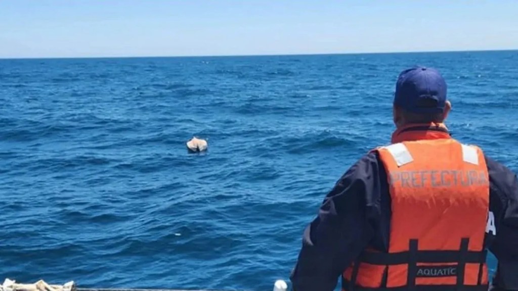 Continúa búsqueda de joven en Claromecó tras ser hallado su&nbsp;kayak