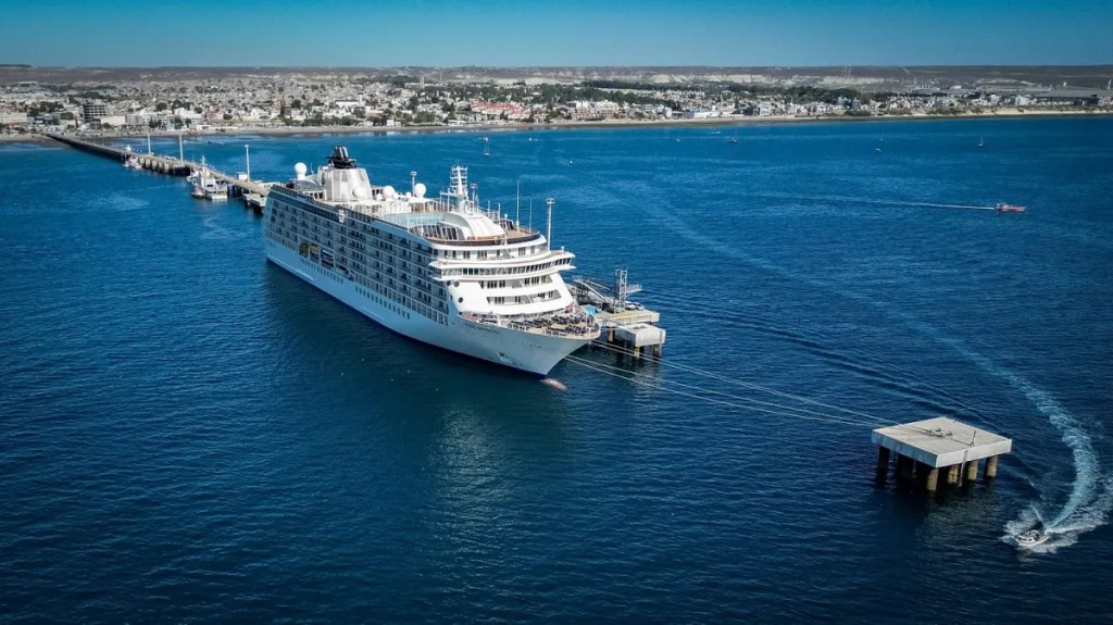 Temporada de Cruceros: El buque residencial “The World” amarró en Puerto&nbsp;Madryn
