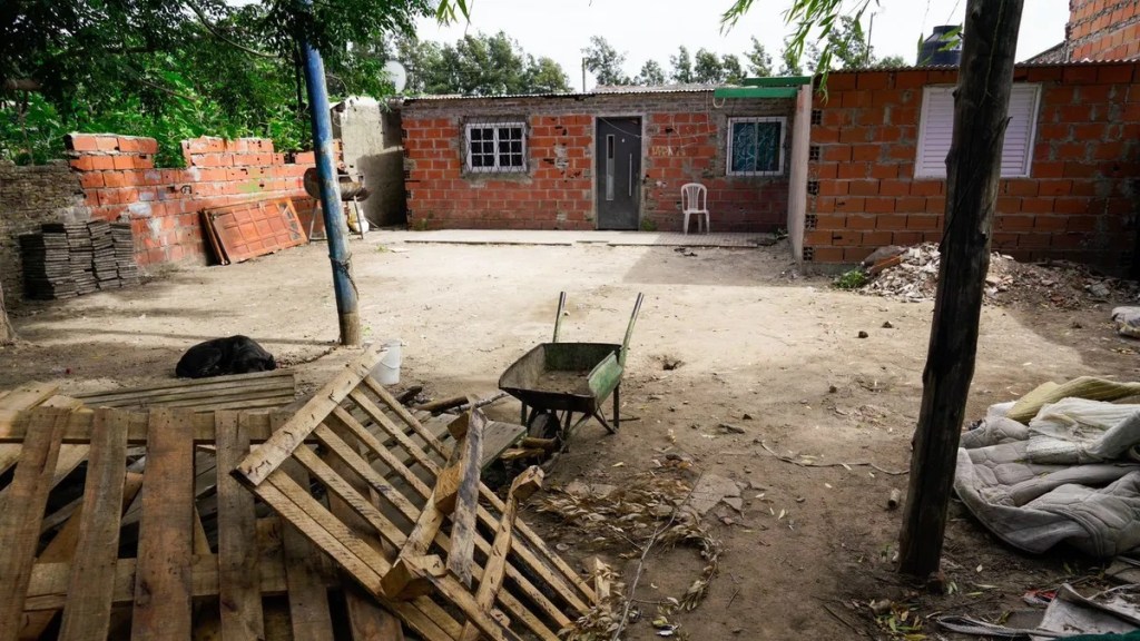 Hallan el cadáver de una mujer dentro de una bolsa de arpillera en una casa deshabitada de&nbsp;Rosario