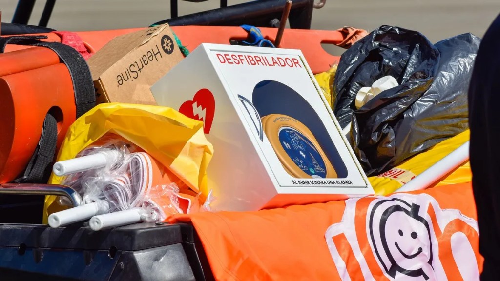 Entregan herramientas de trabajo a Guardavidas de Rada&nbsp;Tilly