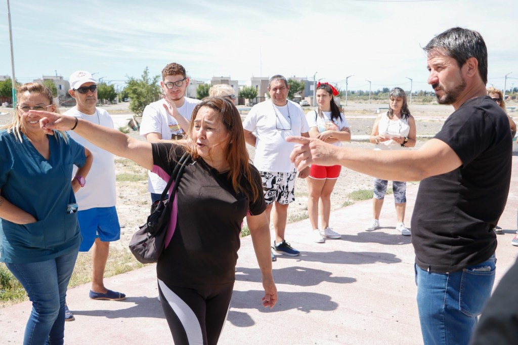 Merino se reunió con vecinos del barrio 274&nbsp;Viviendas
