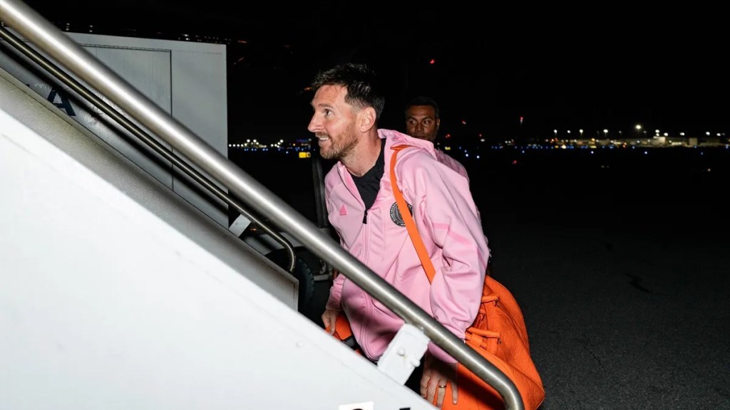 Inter Miami avanza a octavos de la #LeaguesCup tras un emocionante 4-3 sobre Toronto FC. Con Messi en el palco y Matías Rojas brillando en el campo, el equipo rosa sigue su camino en el torneo. Próxima parada: el lunes 12 de agosto. #InterMiami #Fútbol