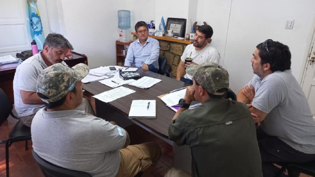 Provincia y municipio de Senguer coordinan acciones para la temporada de Pesca Deportiva&nbsp;Continental