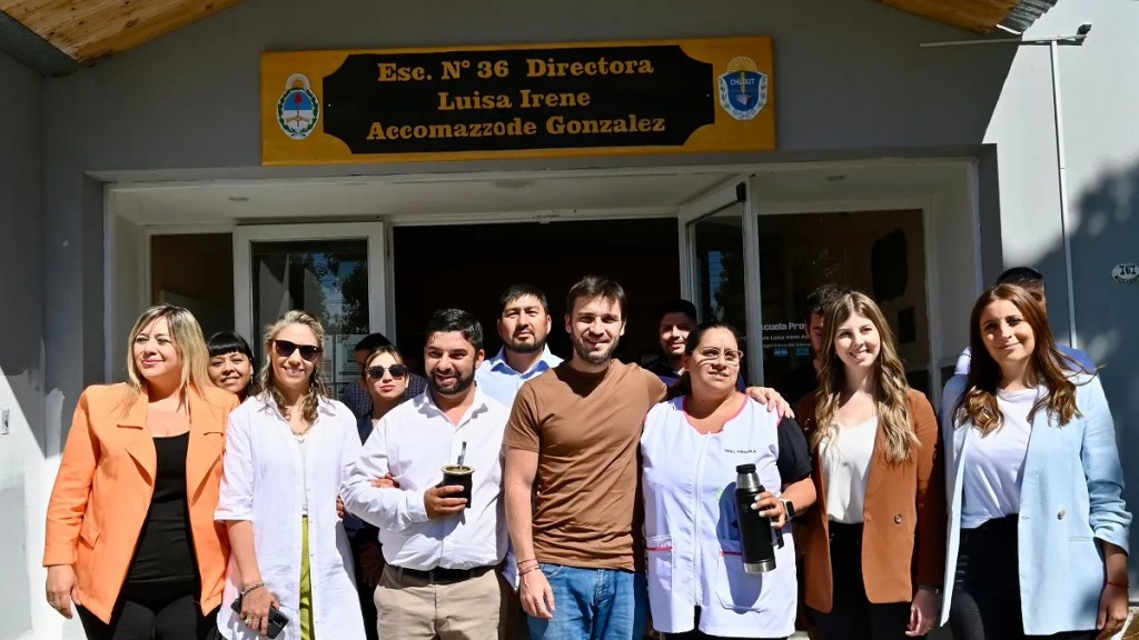 Vecinos de Río Mayo colaboraron en la puesta en valor de la Escuela N°39 para garantizar el inicio de&nbsp;clases