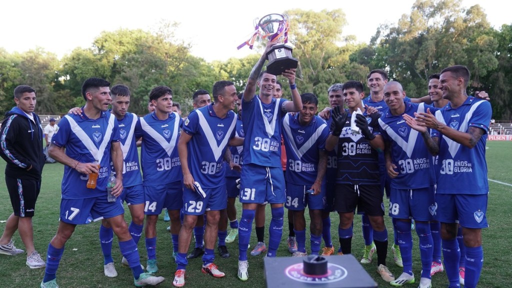 Vélez goleó a River Plate de Uruguay por la Serie Río de la&nbsp;Plata