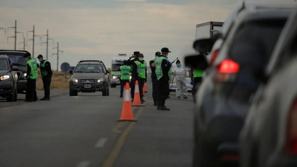 Policía logró detener a tres sujetos con objetos robados a dos viviendas de Playa Unión 