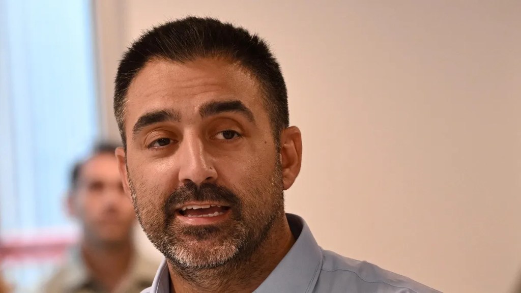 ISSyS venderá cinco vehículos oficiales ociosos para comprar dos&nbsp;ambulancias