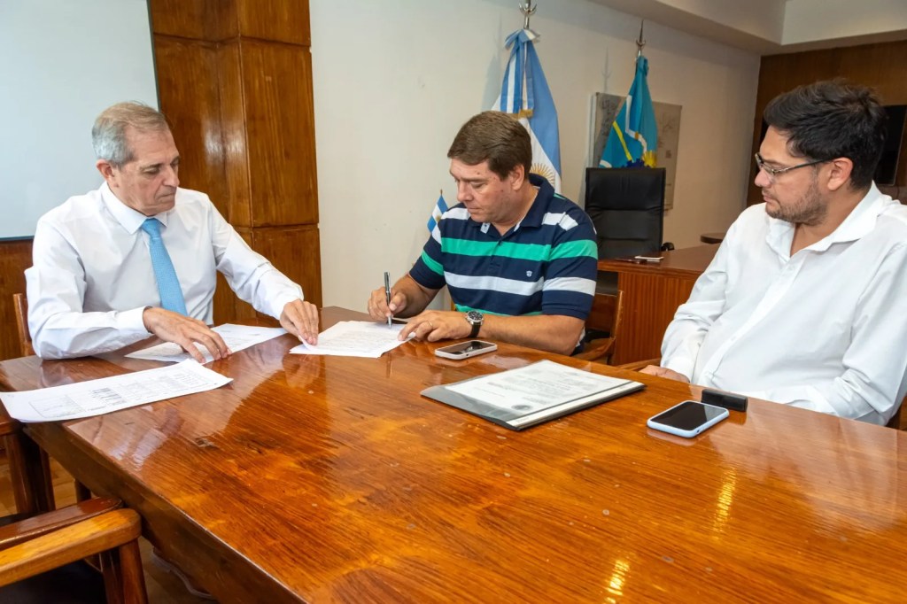 Biss y Punta firmaron convenio para el mantenimiento en escuelas de&nbsp;Rawson