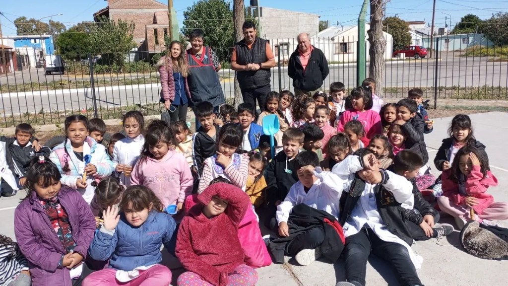 El área de Ambiente Municipal continúa con actividades en los establecimientos educativos de&nbsp;Rawson