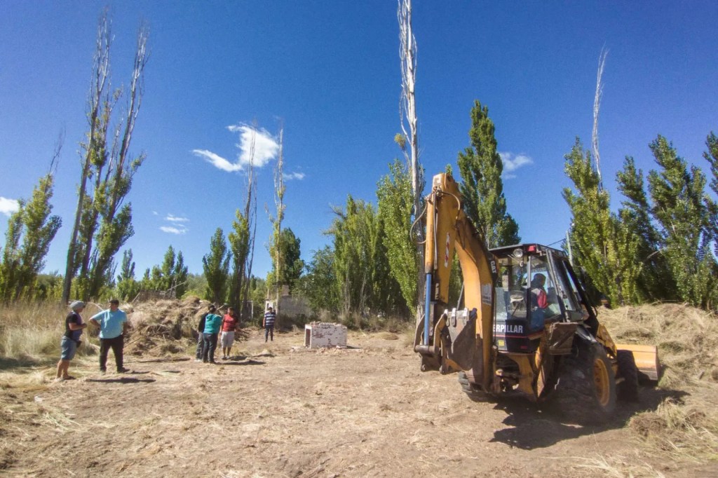 El Municipio realiza trabajos de recuperación de espacios verdes de&nbsp;Rawson