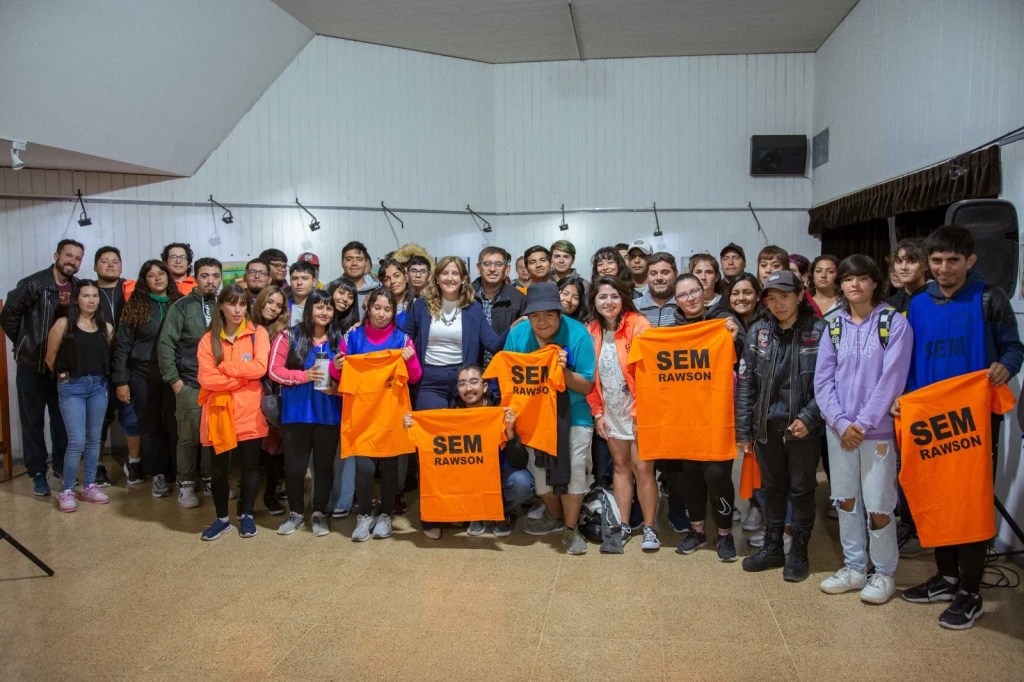 La Municipalidad hizo entrega de indumentaria a personal del SEM de&nbsp;Rawson