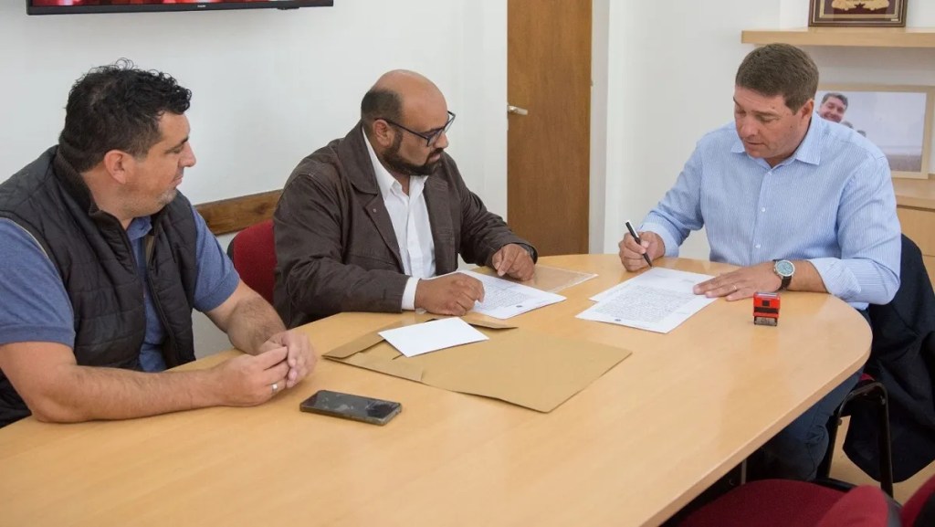 Rawson: Municipio recibió vehículo utilitario en comodato para tareas&nbsp;ambientales