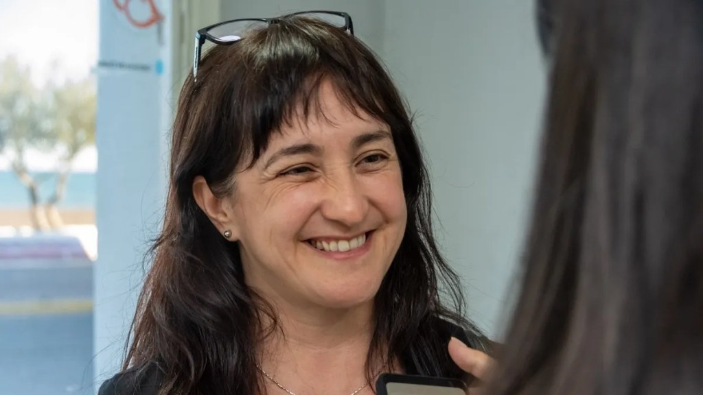 competencia automovilística, Rawson, Trelew, Camarones, Doble Camarones, autos históricos, EMRaTur, Natalia García, carreras clásicas, automovilismo, evento deportivo, exhibición de autos, motos, festival, música, sorteos, competencia automovilística, Rawson, EMRaTur, largada oficial, autos históricos, motos históricas, Plaza Guillermo, Daniel Tamame, Natalia García, Sergio Combina, Cabo Raso, Camarones, Trelew, automovilismo Chubut, evento deportivo, turismo Rawson, Rawson, turismo, FIT 2024, Playa Unión, Temporada de Toninas, Damián Biss, Natalia García, EMRaTur, La Rural, Buenos Aires, feria de turismo, oferta turística, destinos turísticos, promoción turística, desarrollo económico, eventos turísticos, Astroturismo, Rawson, turismo astronómico, Club Bigornia, EMRaTur, cielo patagónico, observación astronómica, planetas, constelaciones, Natalia García, Acrux Turismo Astronómico, turismo en Rawson, aniversario de Rawson, Playa Unión, conciencia ambiental, turismo local, Vuelta Doble Camarones, automovilismo clásico, Caravana del Recuerdo, Rawson, Trelew, Camarones, Ruta Provincial 1, autos antiguos, aniversario de Camarones, Natalia García, EMRaTur, inscripción online, turismo patagónico, cultura automovilística, Patagonia, evento regional, agroturismo, turismo rural, Rawson, encuentro de agroturismo, Fundación DIUCO, VIRCH Valdés, sostenibilidad, capacitación, economía local, Chubut