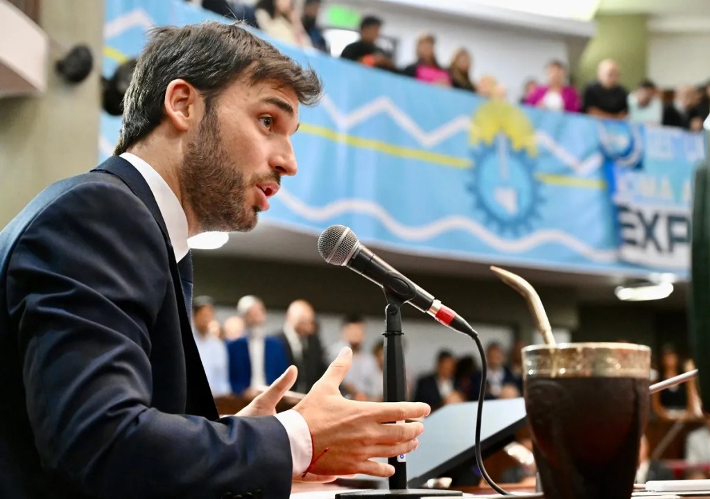 Torres abrió el 52° período de sesiones ordinarias en la Legislatura: “Chubut está por encima de&nbsp;todo”