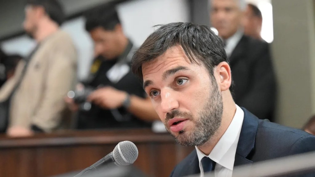 Salud: “Se necesitan más de cien millones de dólares para revertir tantos años de desinversión sistemática”, aseguró Torres en la&nbsp;Legislatura