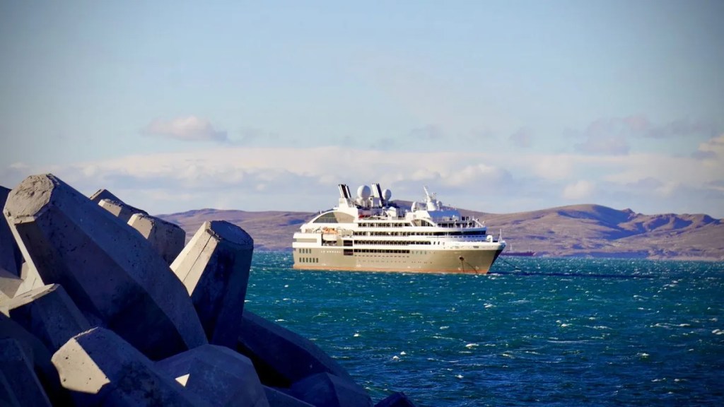 Torres destacó la importancia de la llegada del primer crucero a&nbsp;Camarones