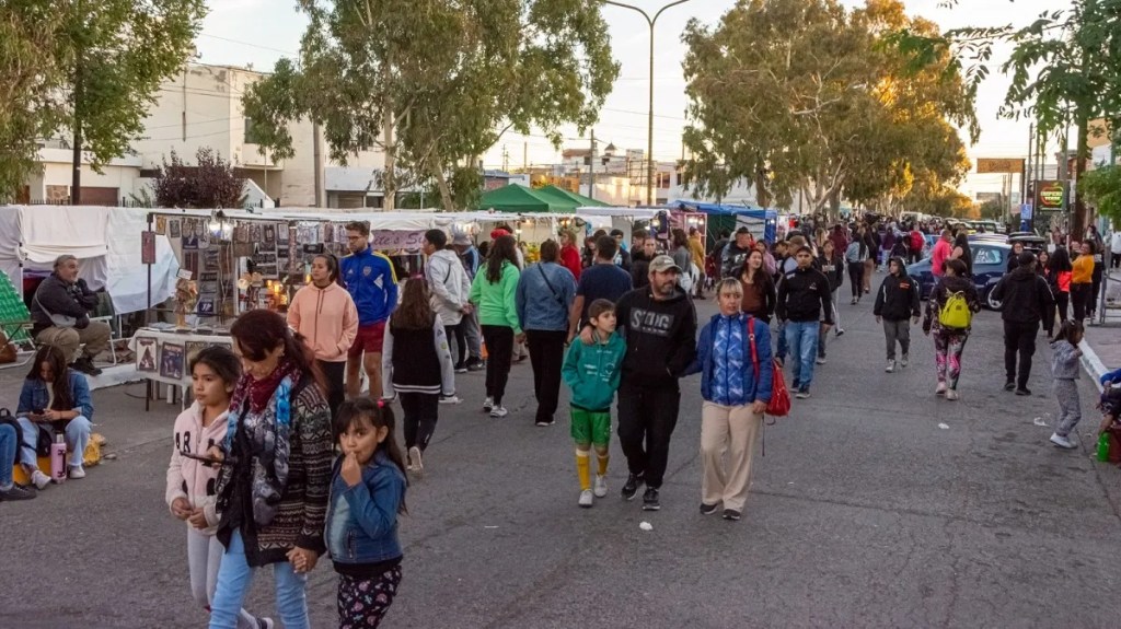 Con gran éxito, culminó la “Expo Peatonal de Pascuas” en&nbsp;Rawson