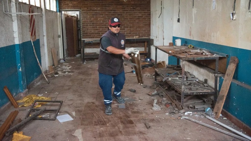 Continúan los trabajos de limpieza en el predio del ex zoológico de&nbsp;Rawson