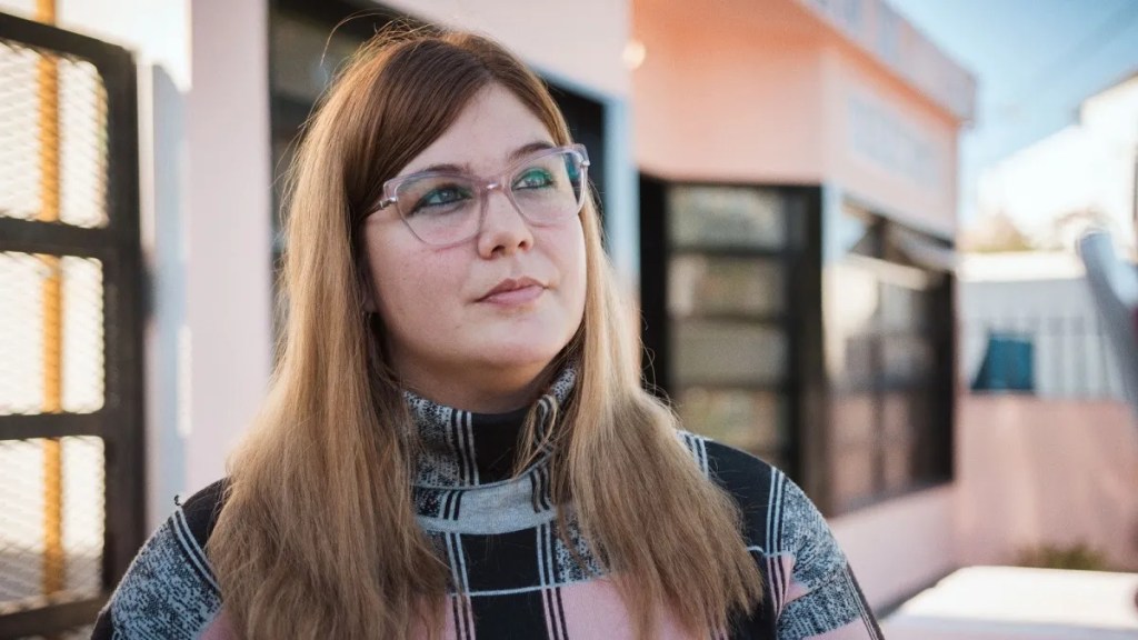 Familias Solidarias, Rawson, protección de derechos, niños vulnerables, cuidado transitorio, Daniela Pérez Prados, Municipalidad de Rawson, responsabilidad social, derechos de los niños, vulnerabilidad, protección infantil, reintegración familiar, bienestar infantil, programa social, familias solidarias Rawson