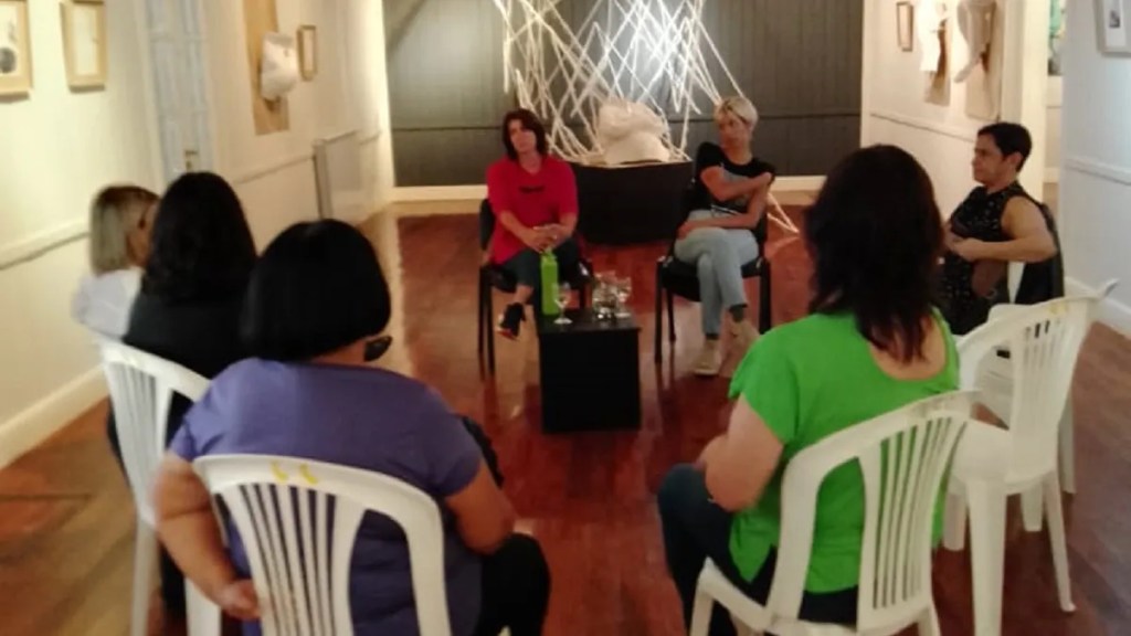 El MMAV cerró el Mes de la Mujer con un conversatorio a cargo de artistas&nbsp;expositoras