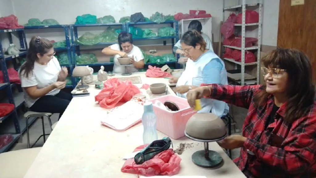 El Municipio brinda taller de cerámica para niños y&nbsp;adultos