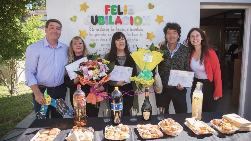 La Municipalidad de Rawson reconoció a empleados que finalizaron su trayecto&nbsp;laboral