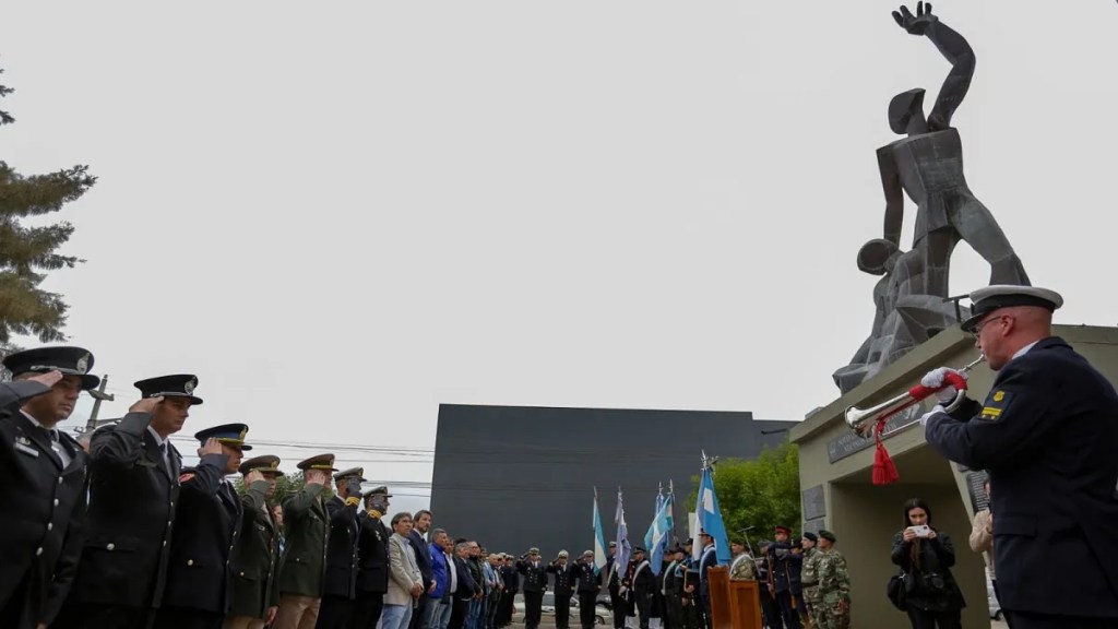 “Somos los responsables de sostener el fuego de la malvinización para que esa antorcha no se apague”, afirmó&nbsp;Merino