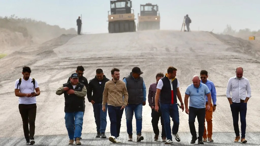 Torres recorrió la obra de pavimentación de la Ruta Provincial&nbsp;N°42