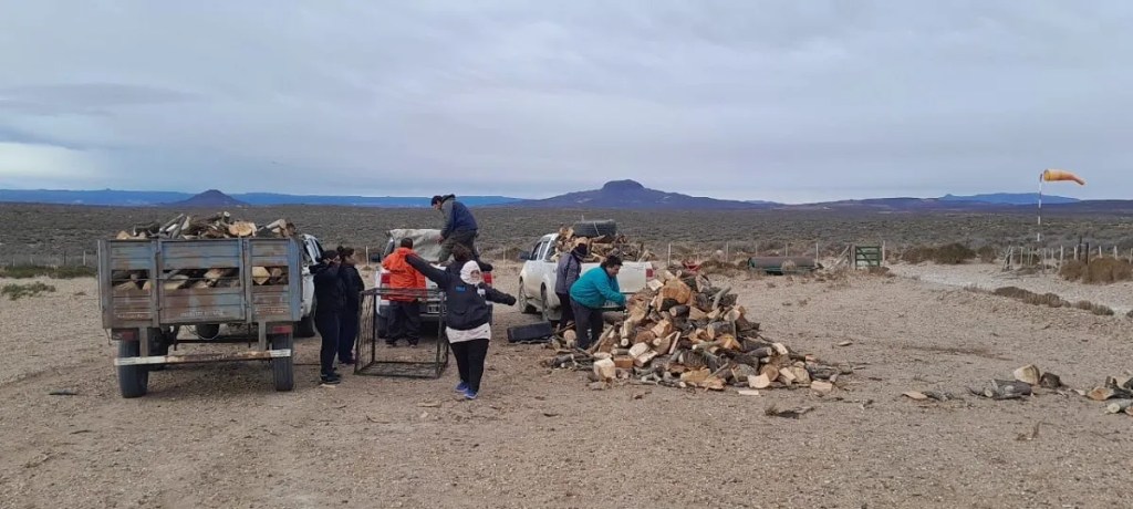 El Gobierno Provincial asistió con materiales a pobladores rurales y entregó aportes del Plan&nbsp;Calor