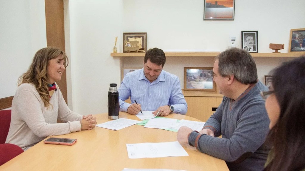 Biss y Rupérez firmaron convenio para la formación profesional de futuros&nbsp;guardavidas