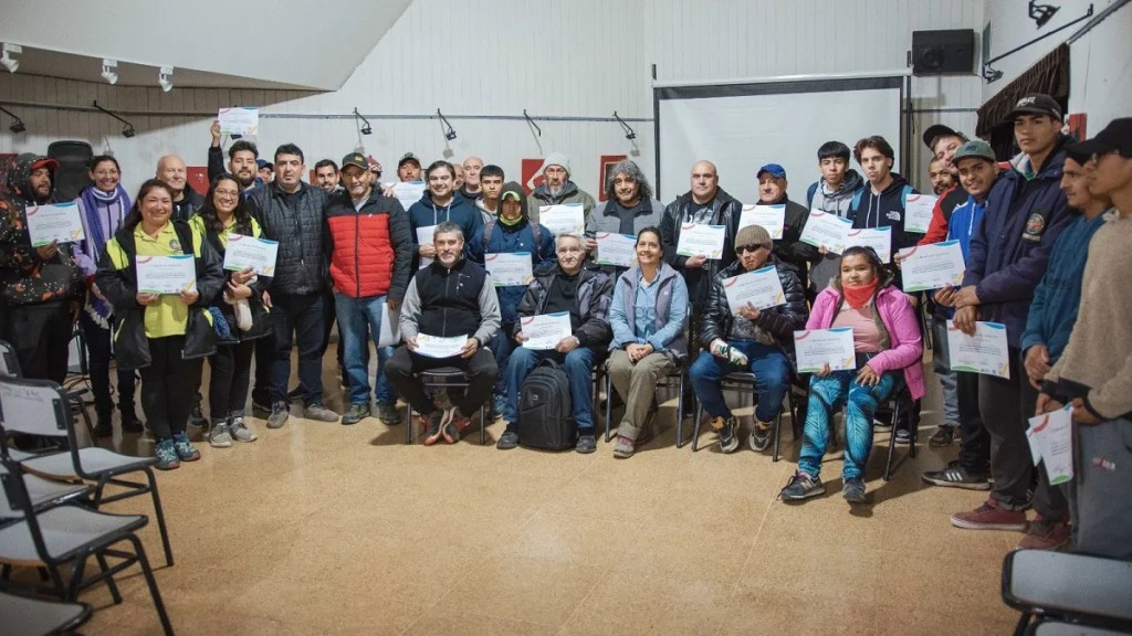 Con la entrega de certificaciones, finalizó en Rawson el curso de&nbsp;poda