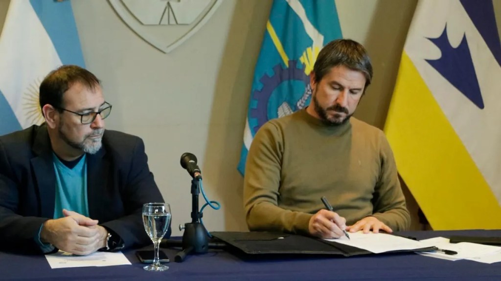 “Estamos haciendo obra pública con el dinero de los contribuyentes”, expresó&nbsp;Merino