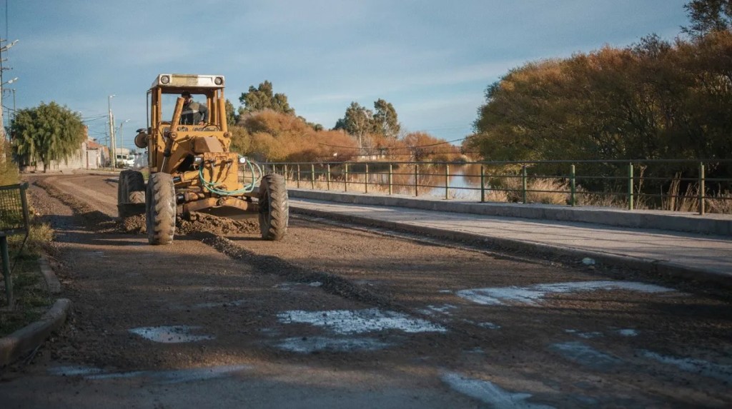 Obras Públicas Municipal avanza con el repaso de calles en&nbsp;Rawson