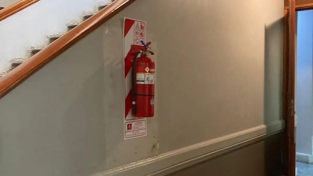 Se instalaron extintores y bandas antideslizantes en dependencias del&nbsp;Municipio