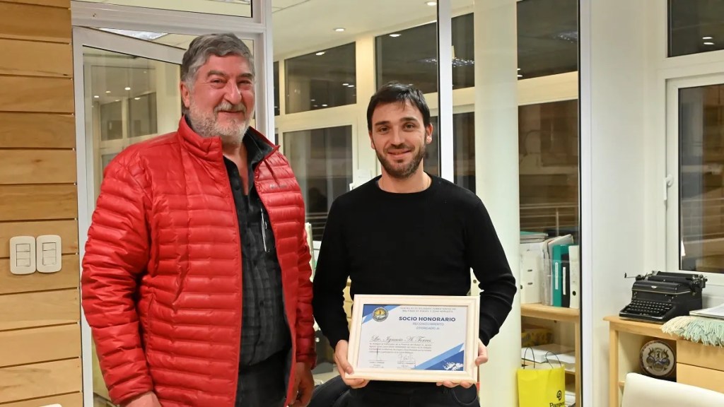 Torres fue nombrado socio honorario del Centro de Excombatientes de&nbsp;Esquel