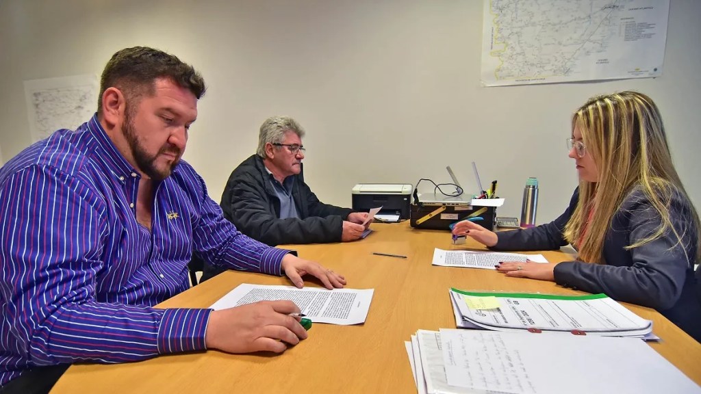 Transporte para empleados públicos: Provincia amplía los recorridos en Trelew y suma una empresa para acceder al beneficio&nbsp;tarifario