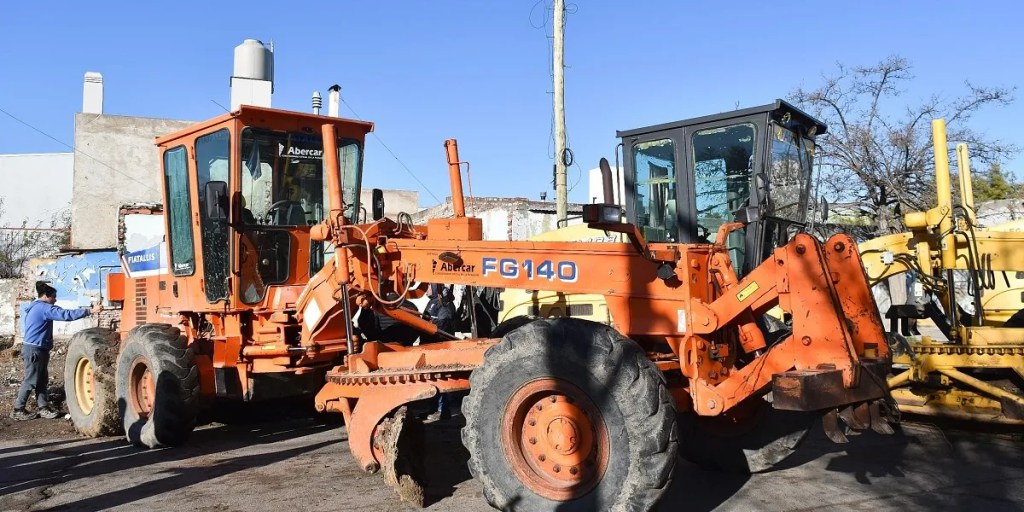 Merino presentó cuatro vehículos y una motoniveladora que fueron recuperados con fondos&nbsp;propios