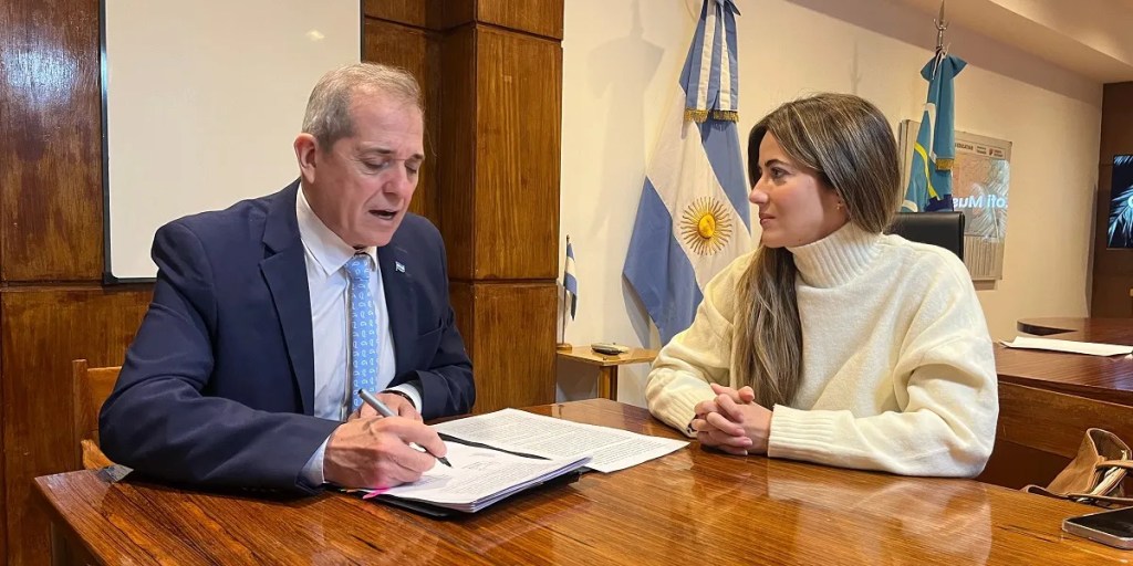 Provincia firmó un convenio para implementar la Educación en entornos&nbsp;digitales