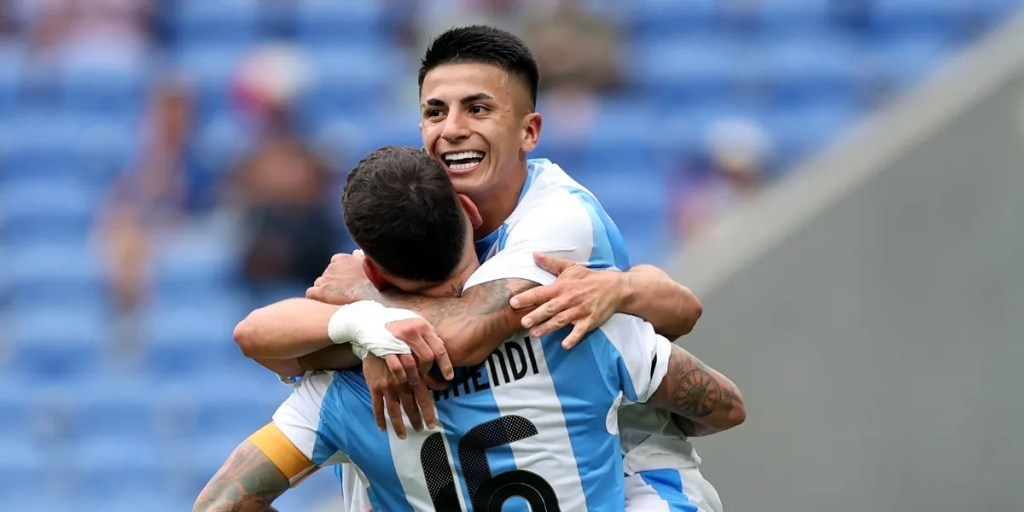 Argentina Sub 23, Juegos Olímpicos París 2024, Thiago Almada, Claudio Echeverri, cuartos de final, Javier Mascherano, Francia, Ucrania, fútbol olímpico, Nicolás Otamendi, Gerónimo Rulli, Julián Álvarez, Luciano Gondou, victoria argentina