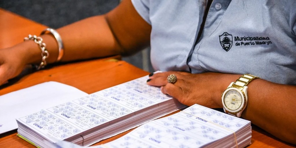 Puerto Madryn, Bingo Municipal, pozo acumulado, entretenimiento en Puerto Madryn, premios en efectivo, pozo millonario, bingo octubre, eventos en Puerto Madryn, Municipalidad de Puerto Madryn, premios especiales, juegos de azar, premios bingo, turismo en Puerto Madryn, cartones de bingo, recreación, Bingo, Puerto Madryn, premios millonarios, pozo acumulado, entretenimiento, fin de semana, premios especiales, eventos, Municipalidad de Puerto Madryn, juegos de azar, diversión, cartón de obsequio, premios en efectivo, adultos, actividades en Puerto Madryn