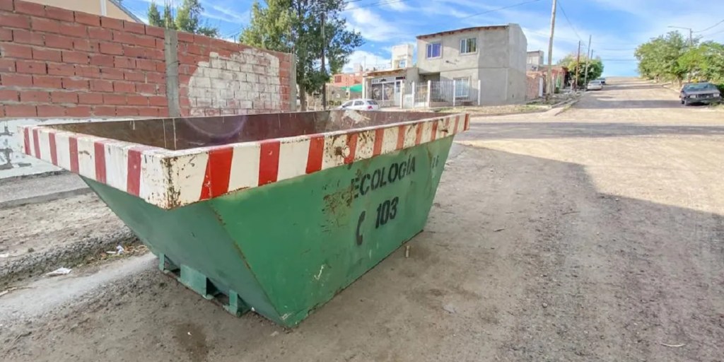 Puerto Madryn, limpieza, campaña, residuos voluminosos, contenedores, chatarra, escombros, barrio San Miguel, barrio Roque González, barrio Juan Domingo Perón, sostenibilidad, ecología, gestión de residuos, protección ambiental, reciclaje, Puerto Madryn, limpieza urbana, residuos voluminosos, chatarra, escombros, Unión Obrera, Anon Car, Mapu Ngefu, campaña de limpieza, ecología, protección ambiental, medio ambiente, contenedores, recolección de residuos, sustentabilidad, limpieza urbana, Puerto Madryn, barrio Agustín Pujol, barrio Malvinas, barrio Progreso, residuos voluminosos, chatarra, escombros, neumáticos, residuos electrónicos, ecología, protección ambiental, campaña de limpieza, recolección de residuos, residuos de aparatos eléctricos, reciclaje, Puerto Madryn, limpieza urbana, residuos voluminosos, campaña de limpieza, barrio Vepam, barrio Güemes, barrio Gobernador Galina, chatarra, escombros, maderas, residuos electrónicos, contenedores, ecología, protección ambiental, gobierno municipal, limpieza urbana, residuos voluminosos, Puerto Madryn, campaña de limpieza, chatarra, recolección de escombros, residuos electrónicos, ecología y protección ambiental, barrio El Porvenir, barrio 21 de Enero, limpieza comunitaria, reciclaje, contenedores Puerto Madryn, gestión de residuos, higiene urbana, Puerto Madryn, campaña de limpieza, residuos voluminosos, chatarra, escombros, neumáticos, maderas, residuos electrónicos, barrio Miradores de la Costa, barrio Los Robles, gestión de residuos, ecología, protección ambiental, Puerto Madryn, campaña de limpieza, recolección de residuos, chatarra, escombros, residuos electrónicos, limpieza comunitaria, sostenibilidad, cronograma de limpieza, barrios de Puerto Madryn, Ecología y Protección Ambiental