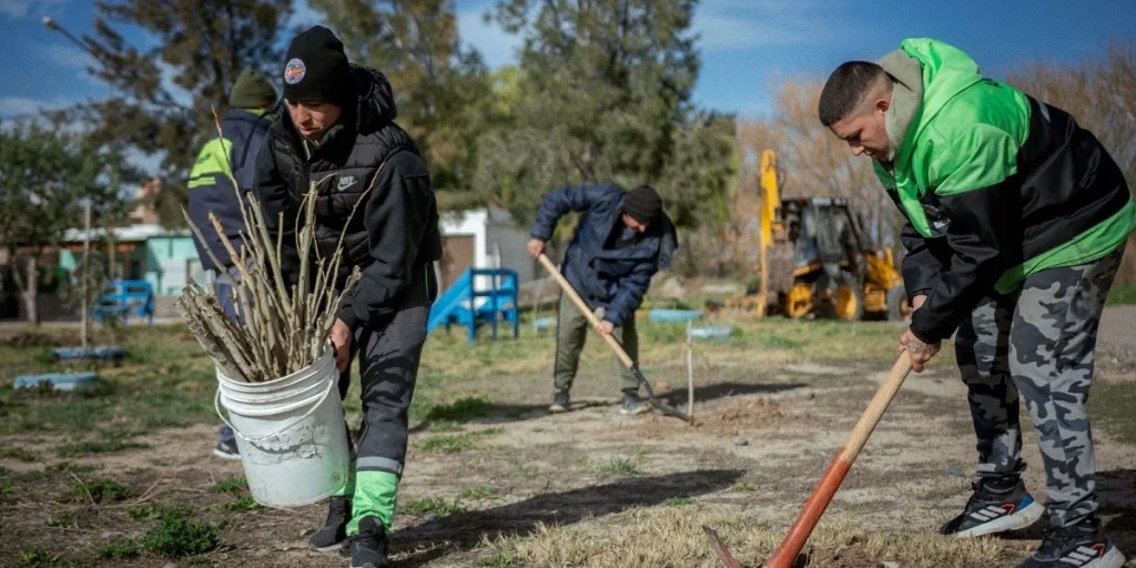 Jornada ambiental en el Barrio 490 Viviendas: Un compromiso con la&nbsp;comunidad