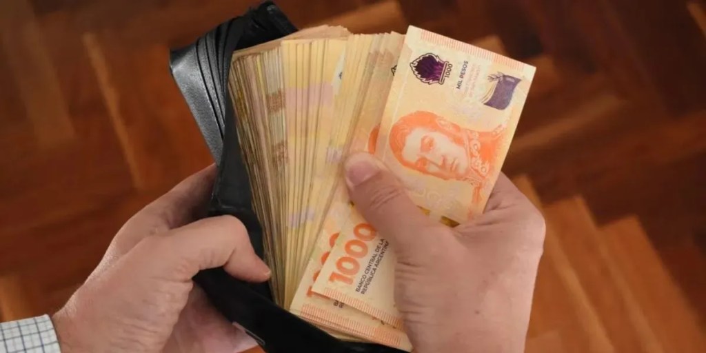 inflación, aumentos de precios, Argentina, naftas, prepagas, alquileres, peajes, telefonía móvil, internet, tarifas del agua, INDEC, economía argentina, Javier Milei, servicios públicos, consumidores